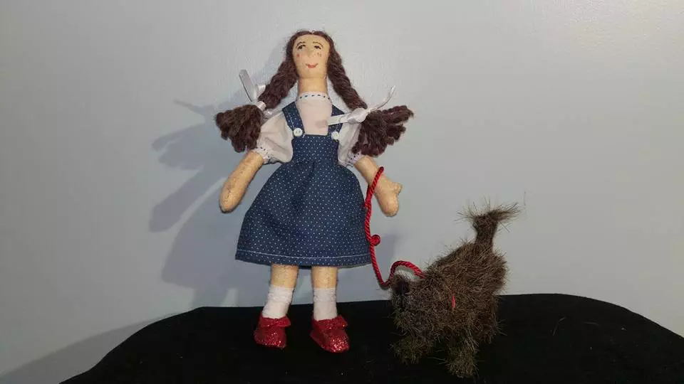 Wizard of Oz - Dorothy and Toto 2016